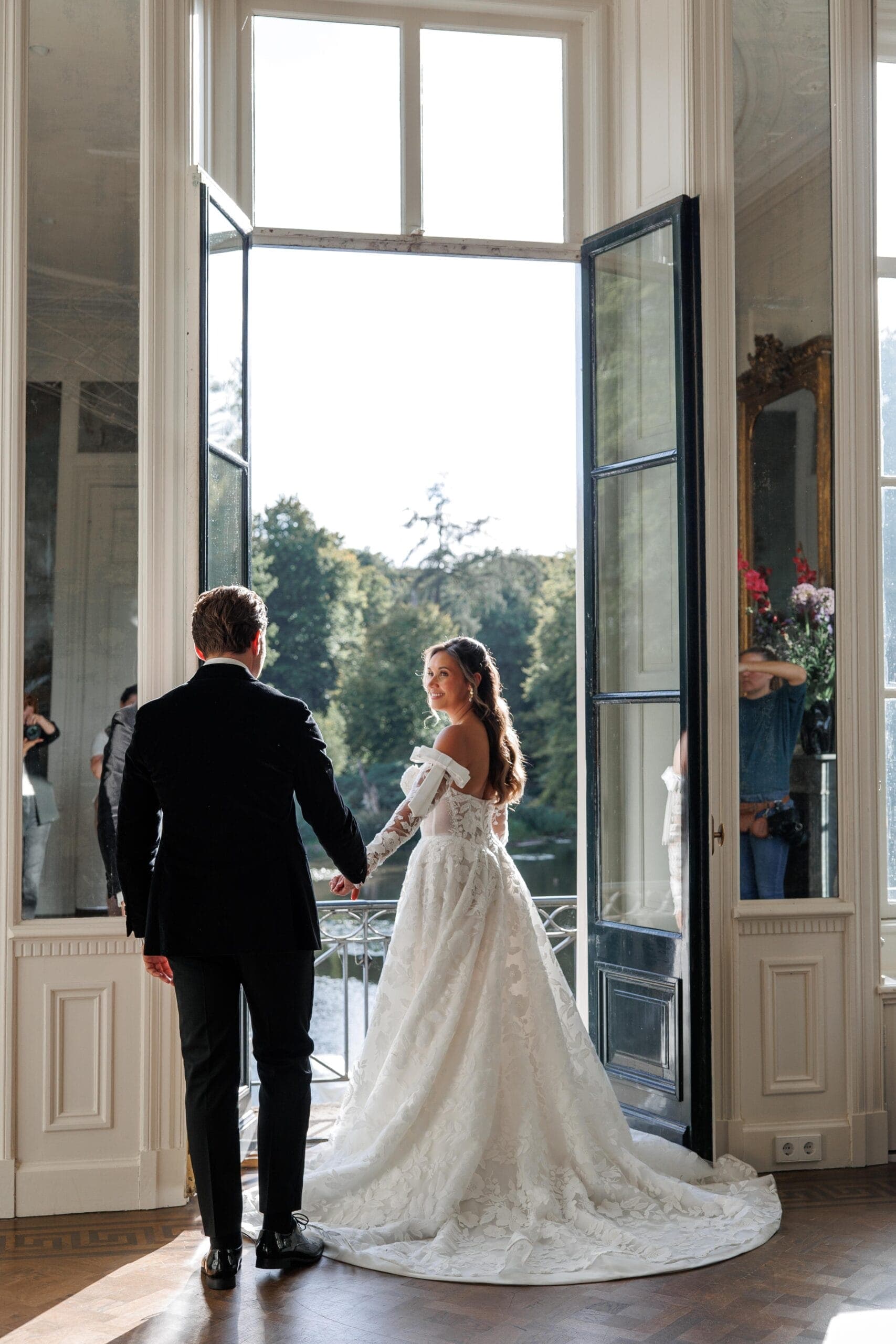 Een landgoedviering tussen oude tuinen en stille luxe.