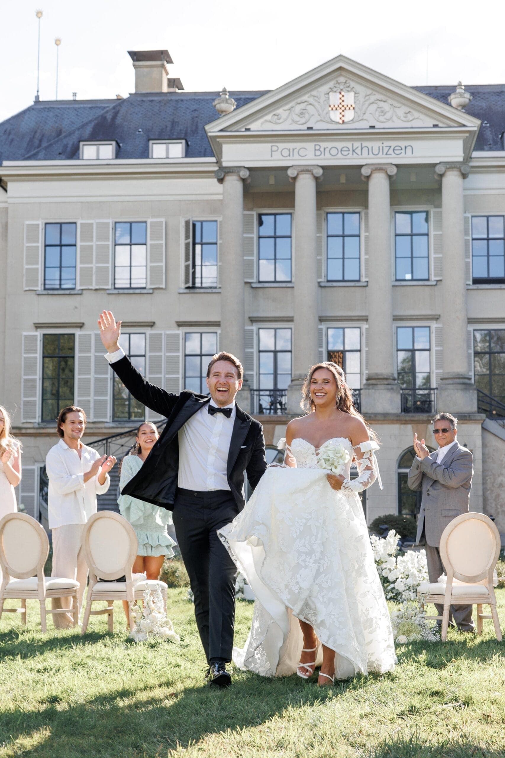 Een landgoedviering tussen oude tuinen en stille luxe.