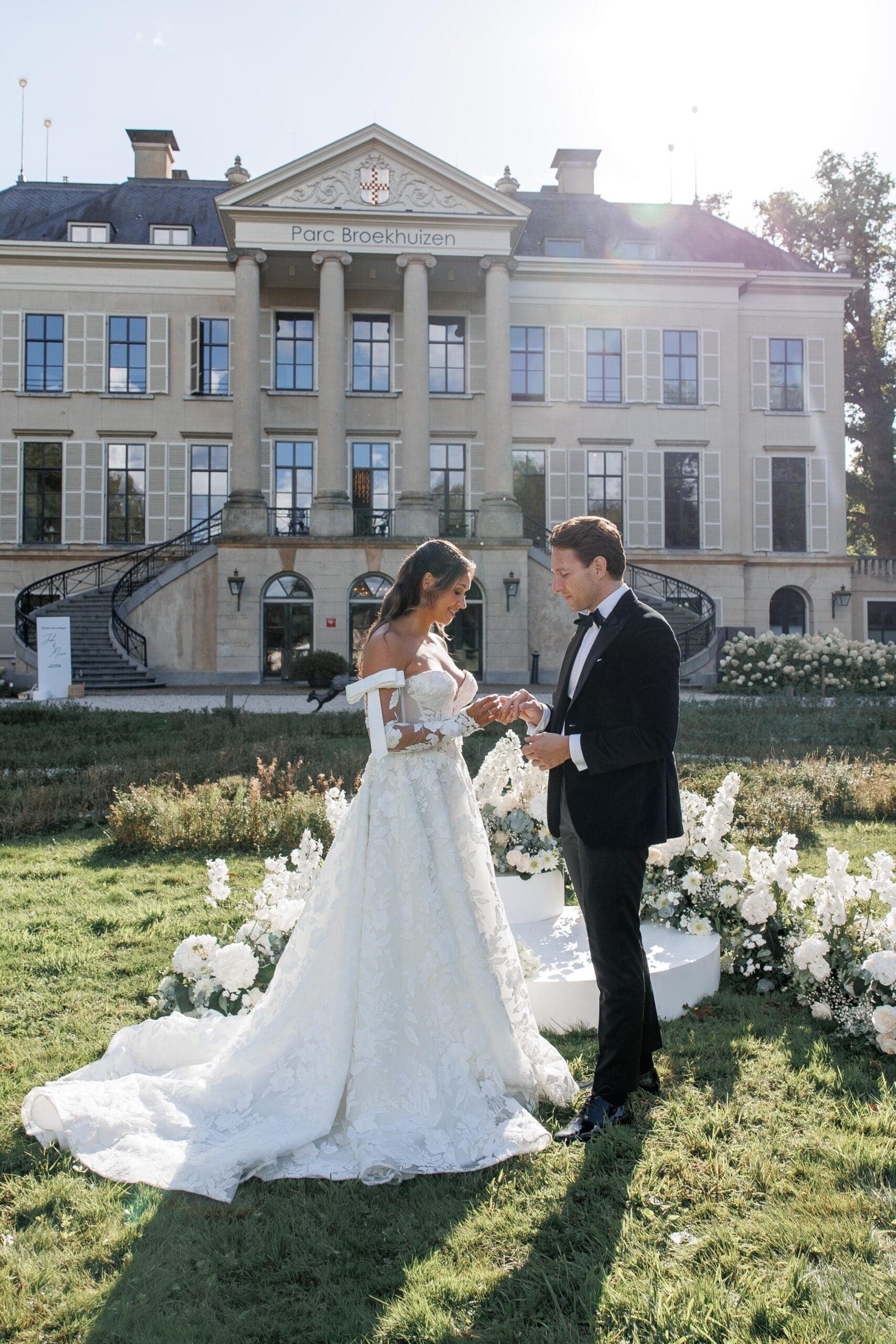 Een landgoedviering tussen oude tuinen en stille luxe.