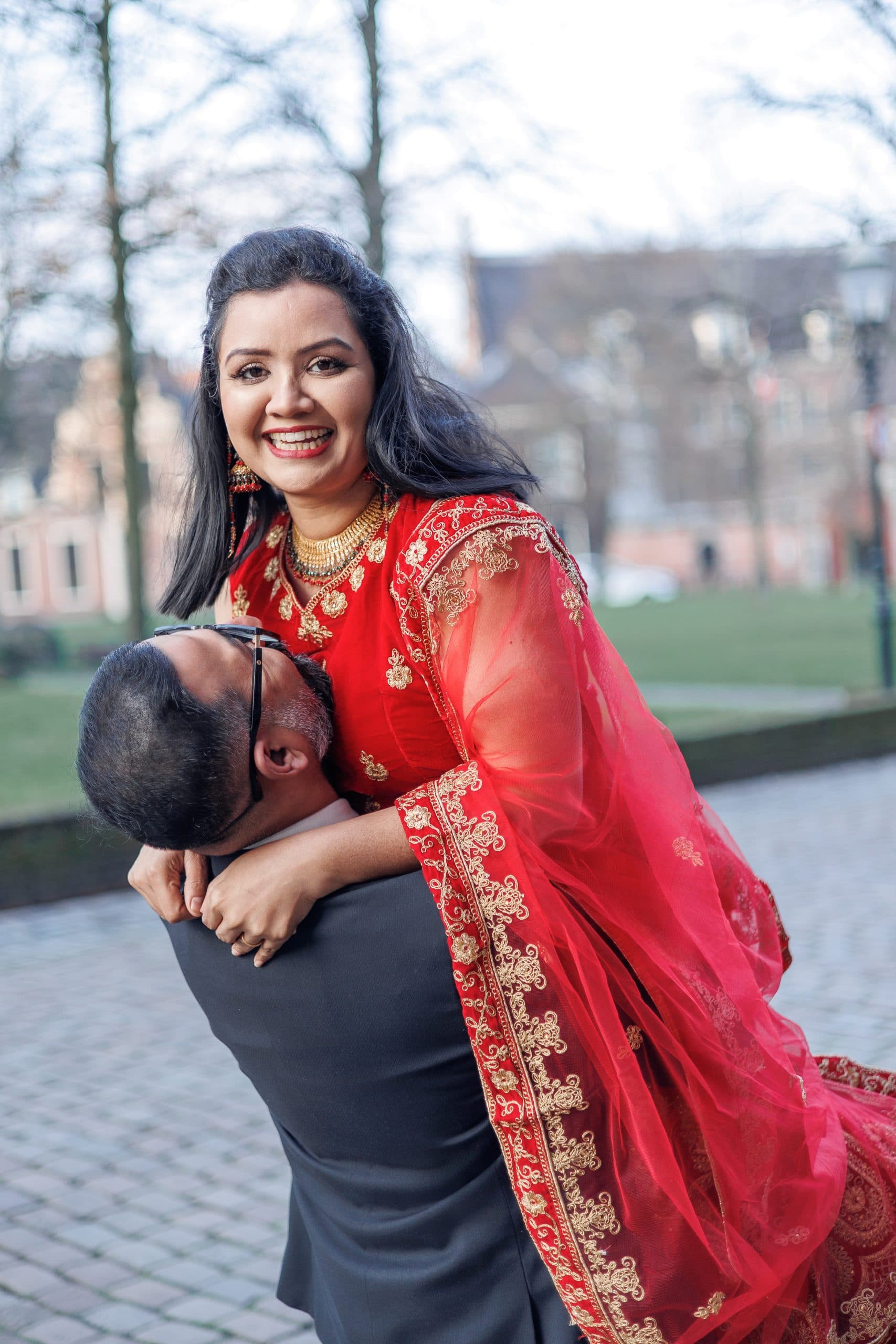Set against the elegant backdrop of Groningen’s historic centre, this December couple session celebrated the beauty of the season.