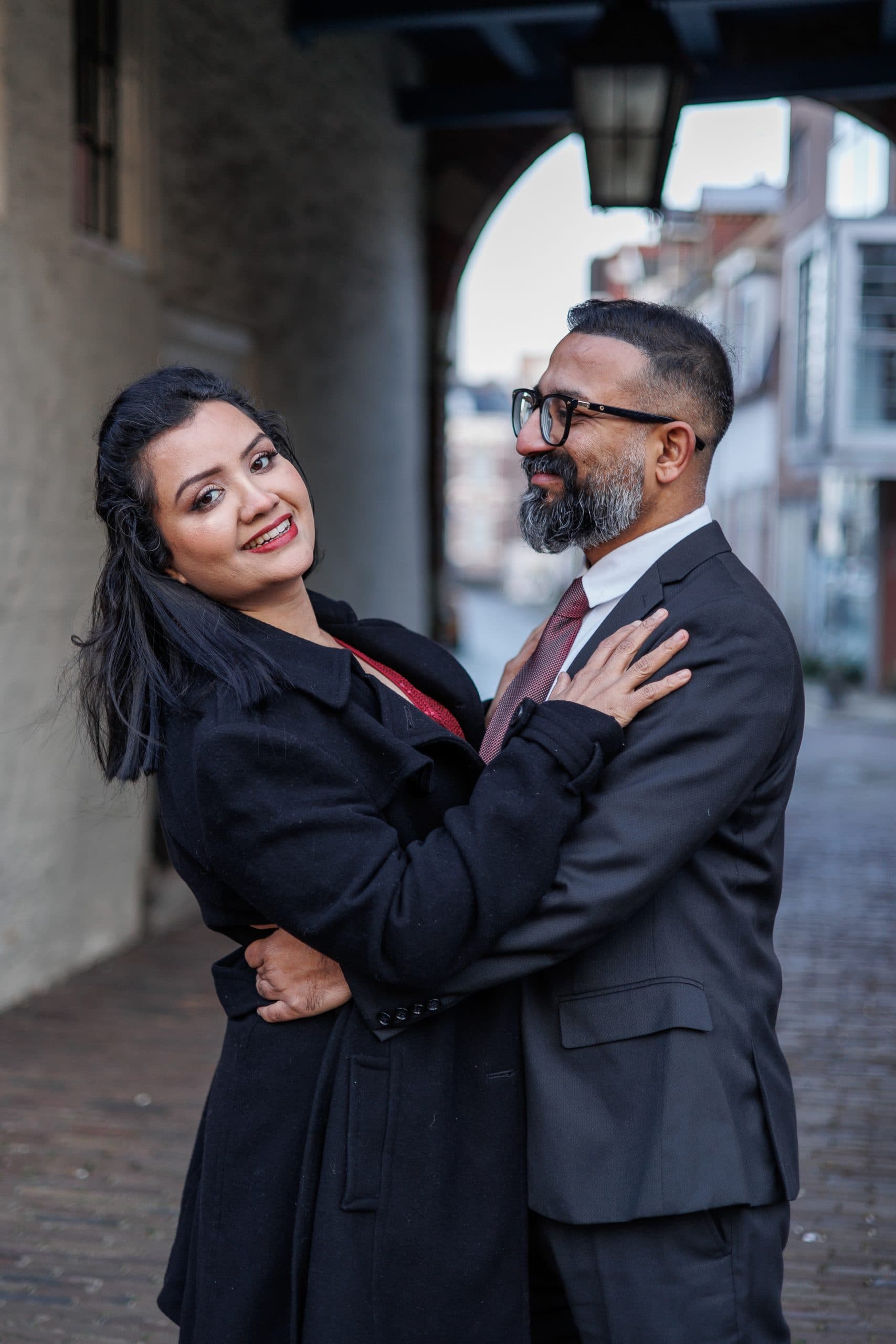 Set against the elegant backdrop of Groningen’s historic centre, this December couple session celebrated the beauty of the season.
